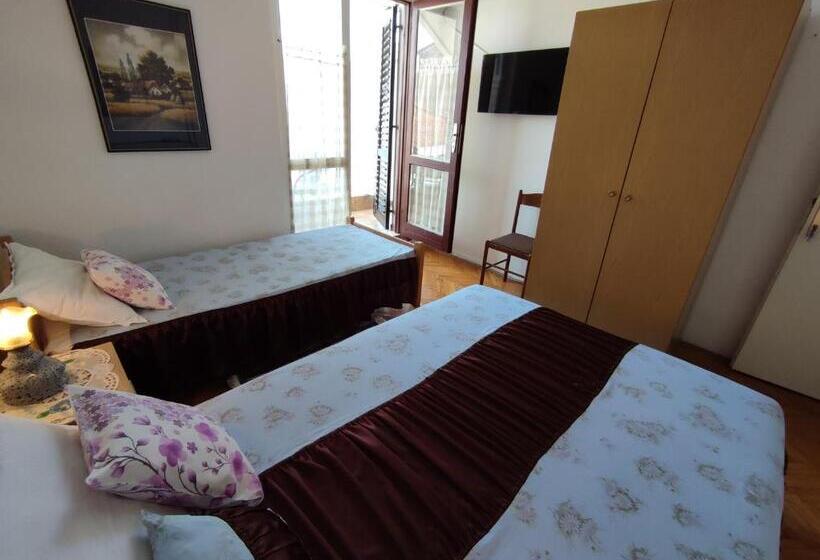 Triple Room Sea View, Smestaj Vella