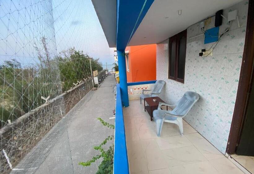标准间带阳台, The Sea Shelter Home Stay