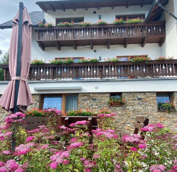 آپارتمان 1 خوابه همکف, Pension George