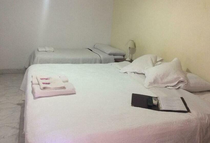 اتاق استاندارد سه نفره, La Ramada