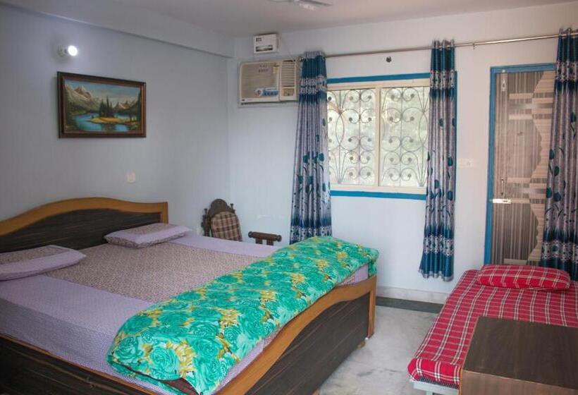 Standard Triple Room with Terrace, Golden Crown Laxman Jhula