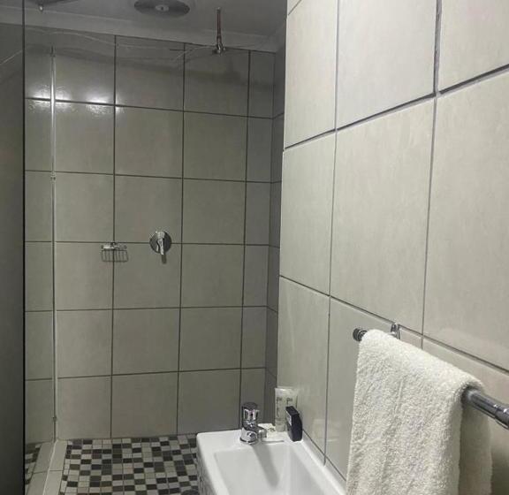 اتاق استاندارد با بالکن, Ndzuti Guest House