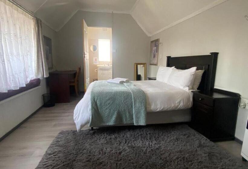 اتاق استاندارد با چشم‌انداز باغ, Ndzuti Guest House
