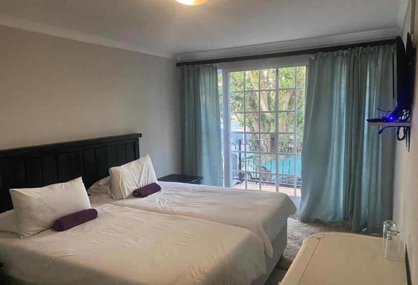 اتاق لوکس با بالکن, Ndzuti Guest House