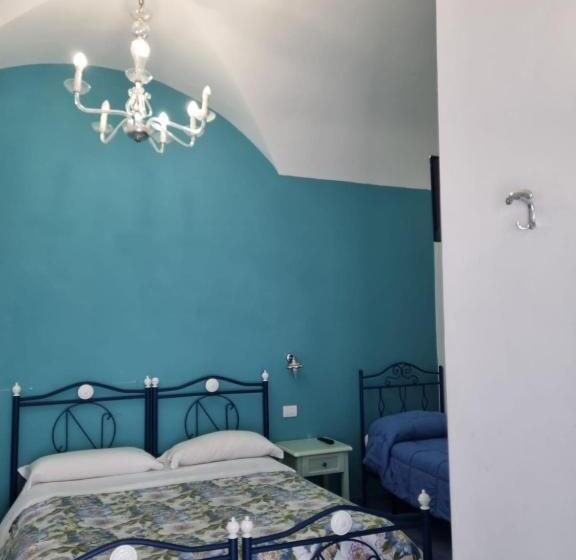 اتاق کلاسیک سه تخته, B&b Sognando Vietri