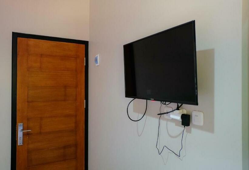Номер Стандарт, Reddoorz  Near Trans Studio Mall Cibubur 3