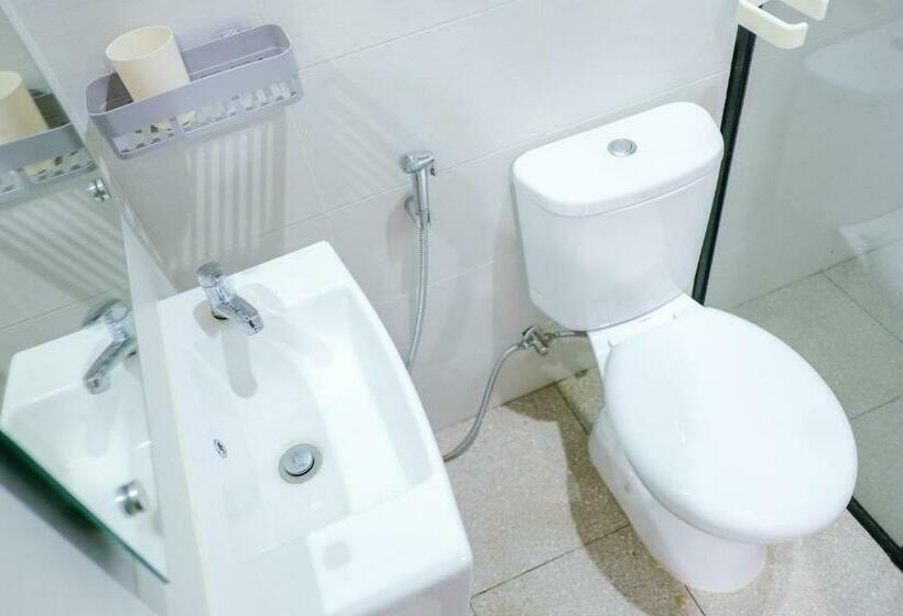 Номер Стандарт, Reddoorz  Near Trans Studio Mall Cibubur 3