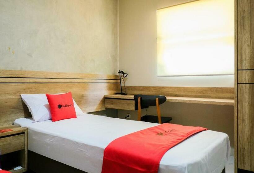 Номер Стандарт, Reddoorz  Near Trans Studio Mall Cibubur 3