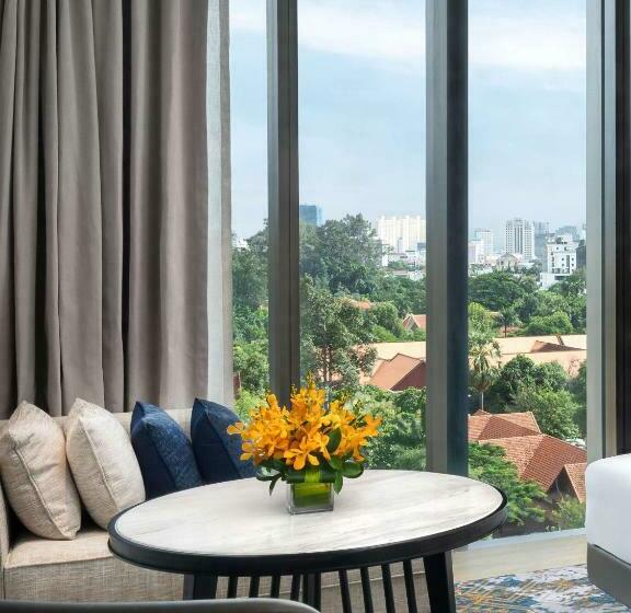 اتاق استاندارد با تخت بزرگ, Hyatt Regency Phnom Penh
