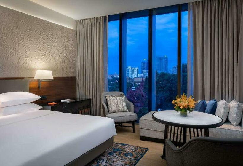 اتاق استاندارد با تخت بزرگ, Hyatt Regency Phnom Penh