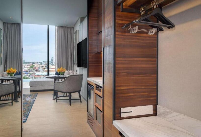 اتاق استاندارد با تخت بزرگ, Hyatt Regency Phnom Penh