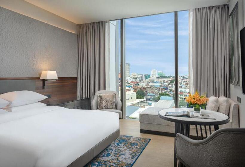 اتاق استاندارد با تخت بزرگ, Hyatt Regency Phnom Penh