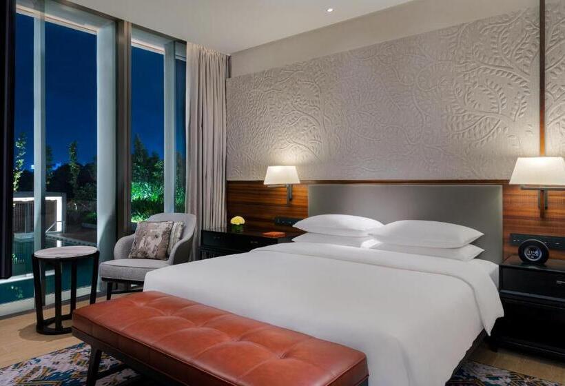 سوئیت رویال, Hyatt Regency Phnom Penh
