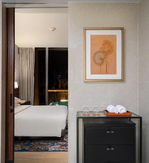 سوئیت رویال, Hyatt Regency Phnom Penh