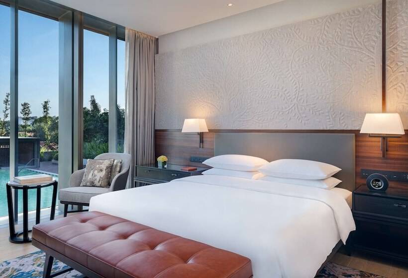 سوئیت رویال, Hyatt Regency Phnom Penh