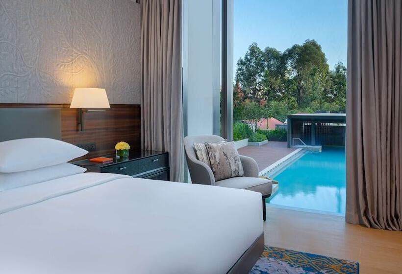سوئیت رویال, Hyatt Regency Phnom Penh