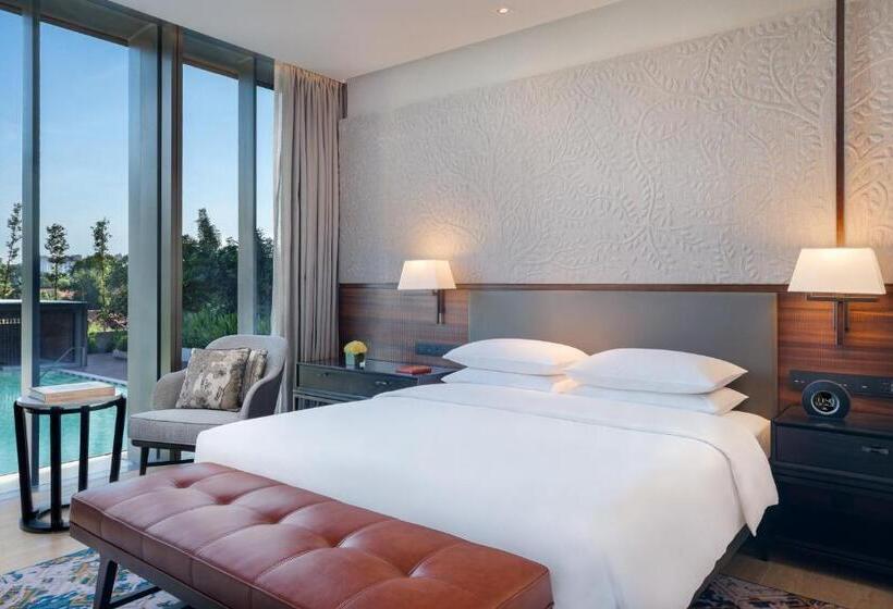 سوئیت رویال, Hyatt Regency Phnom Penh