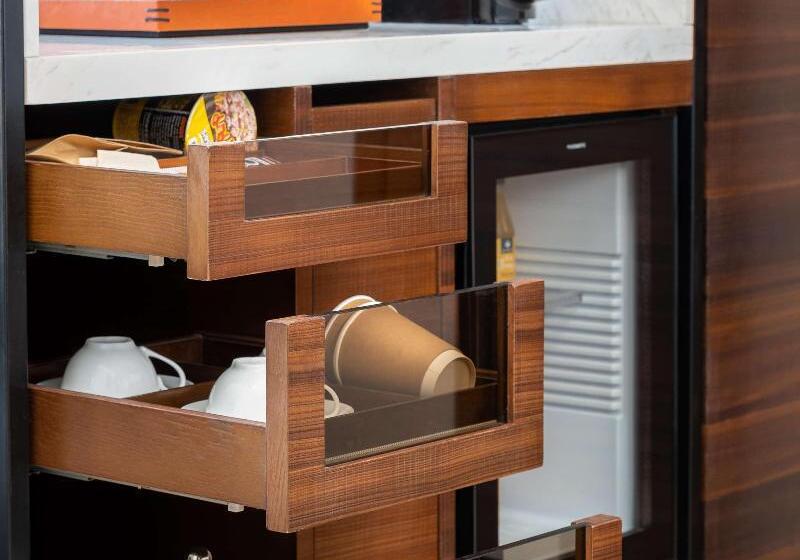 اتاق استاندارد با تخت بزرگ, Hyatt Regency Phnom Penh