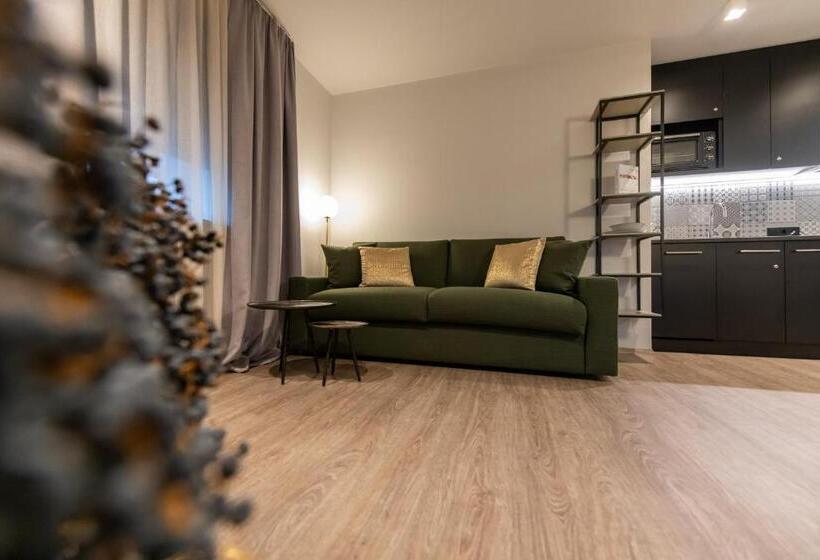 Апартаменты 1 Спальня с Балконом, Burgus - Design Suites & Apartments