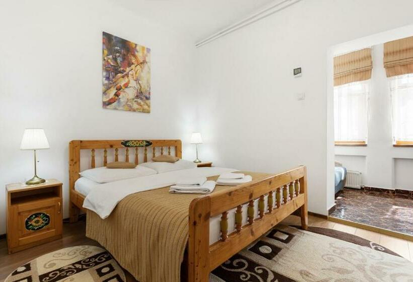 Трехместный Номер Классика, Casa Rasnoveana