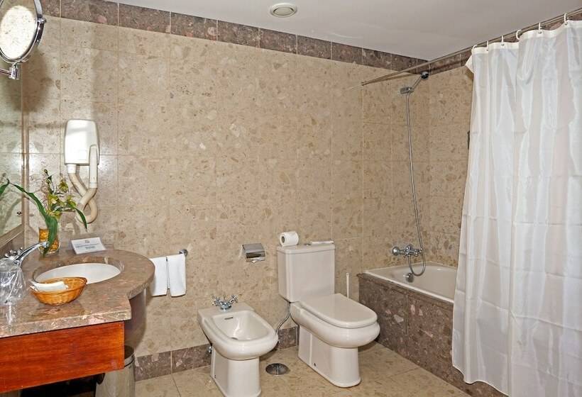 اتاق استاندارد, Camoes