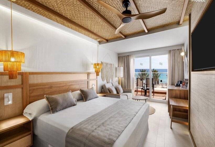 اتاق استاندارد با چشم‌انداز دریا, Hotel Riu Palace La Mola