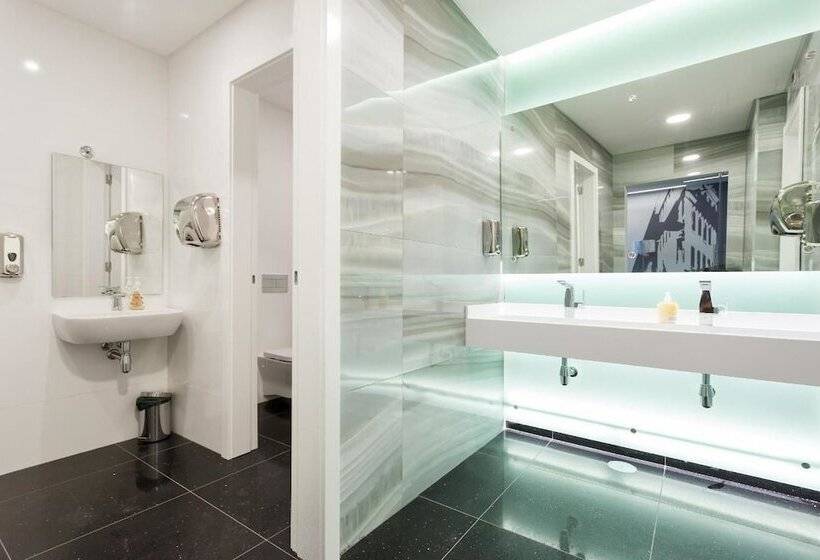 Quarto Triplo Estandar, Capital Lisboa