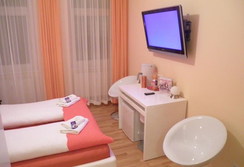اتاق استاندارد سه نفره, City Guesthouse Pension Berlin