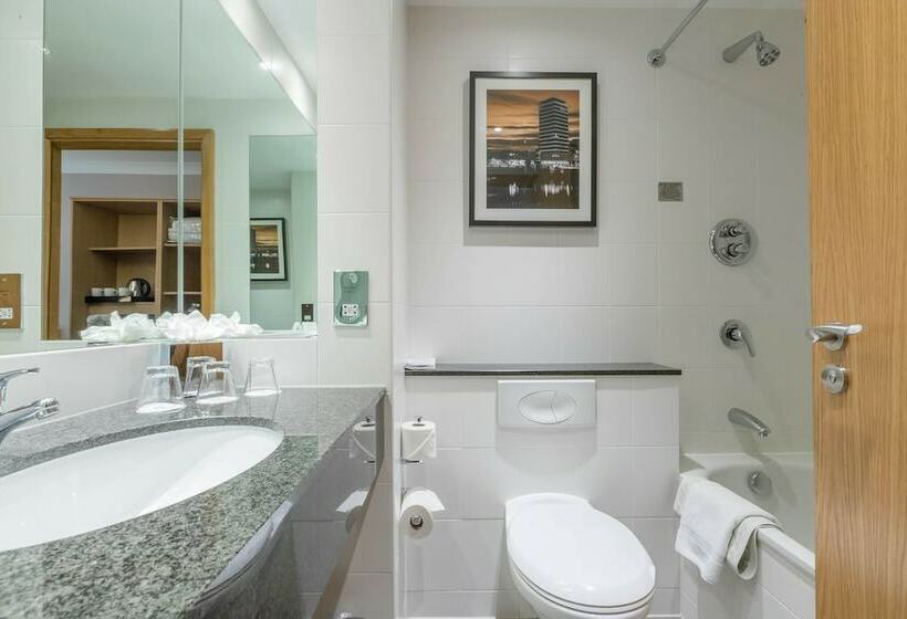 اتاق استاندارد, Clayton Hotel Cardiff Lane
