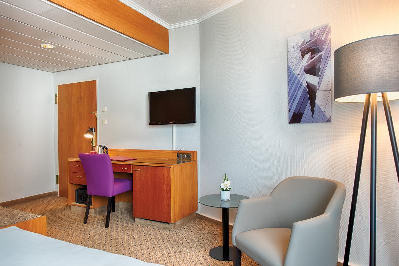 Номер Superior, Leonardo Hotel Düsseldorf City Center