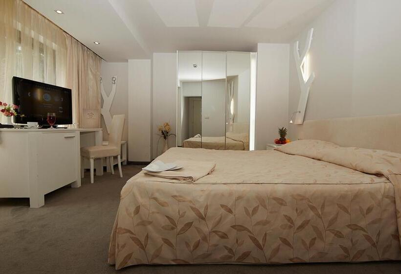 스위트, Festa Chamkoria Apartments