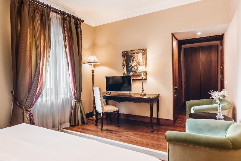 اتاق لوکس, Convento Do Espinheiro, Historic Hotel & Spa