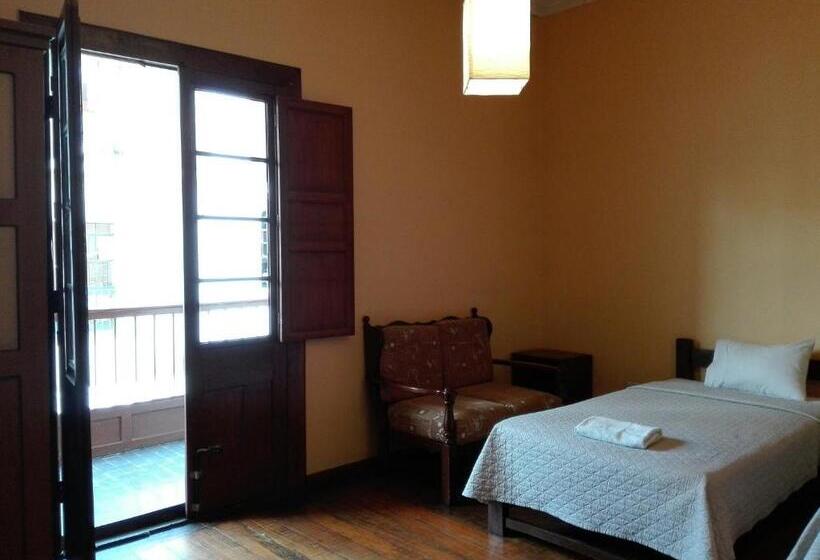 חדר משפחתי, Casablanca Hostal