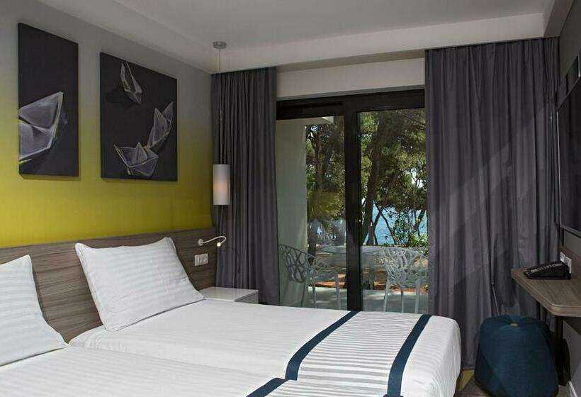 سوئیت 2 خوابه, Park Plaza Arena Pula