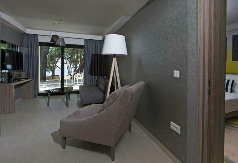 سوئیت 2 خوابه, Park Plaza Arena Pula
