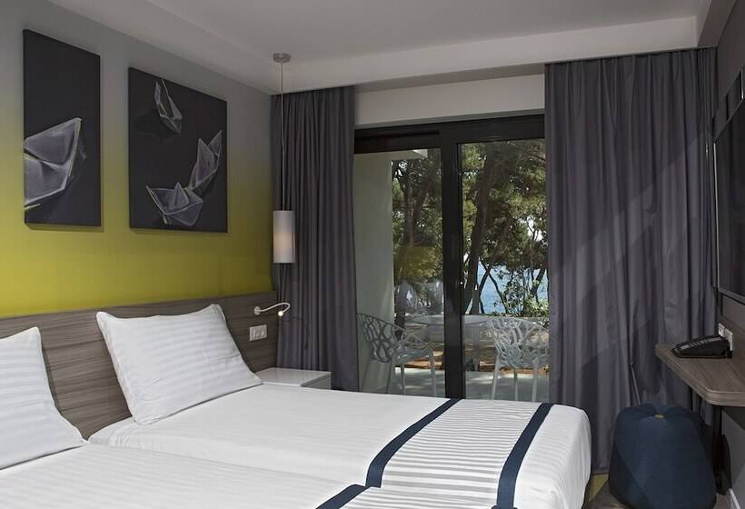 سوئیت 2 خوابه, Park Plaza Arena Pula