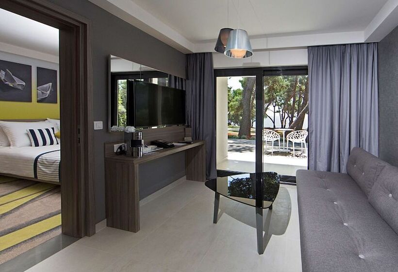 سوئیت 2 خوابه, Park Plaza Arena Pula