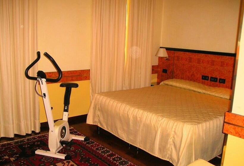 Номер Стандарт Трехместный, Park Hotel Villa Leon D Oro