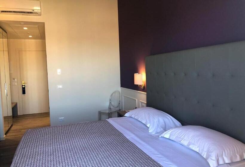اتاق سوپریور, Savoia Hotel Regency