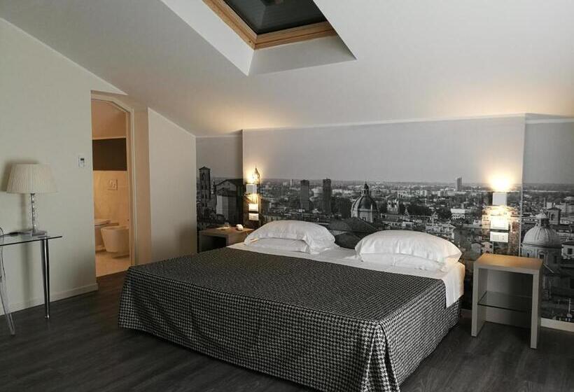سوئیت پرزیدنت, Savoia Hotel Regency