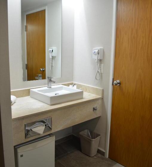 سوییت جونیور, Casa Inn Business Hotel Celaya