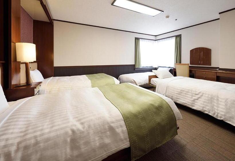 Quarto Quádruplo Estandar, Belmont