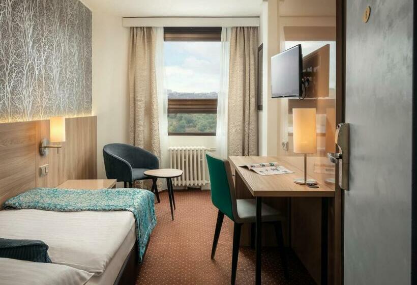 اتاق استاندارد سه نفره, Congress & Wellness Hotel Olsanka