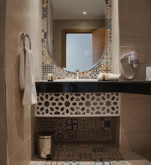 اتاق لوکس با چشم‌انداز استخر, Diwane Hotel & Spa Marrakech