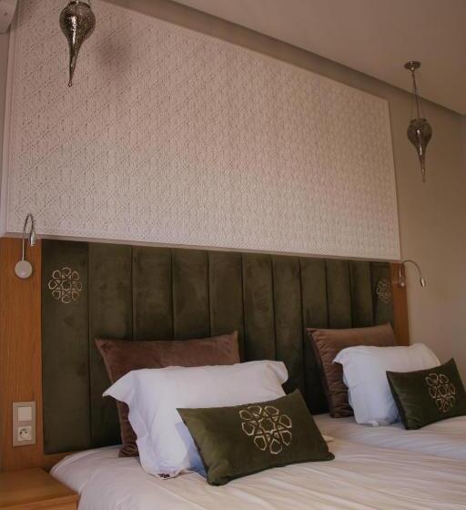 اتاق لوکس با چشم‌انداز استخر, Diwane Hotel & Spa Marrakech