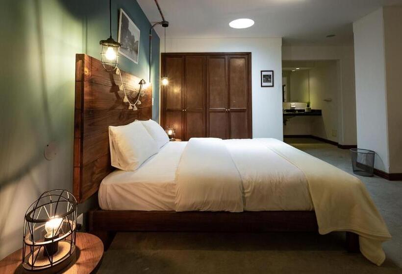 Номер Стандарт, Selina Chapinero Bogota