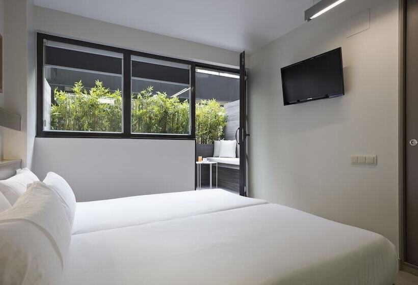 Номер Стандарт с Террасой, Aparthotel Bcn Montjuic