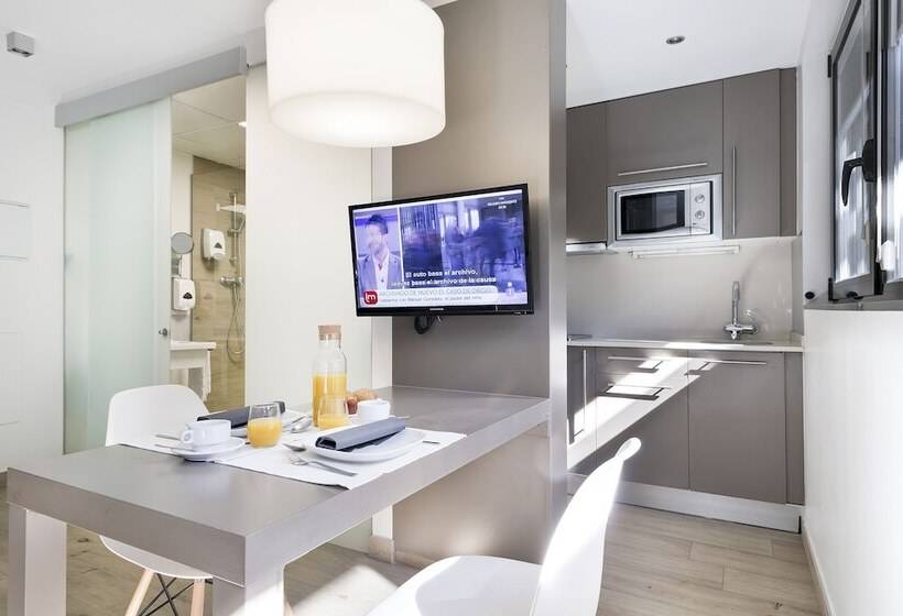 Номер Стандарт с Террасой, Aparthotel Bcn Montjuic