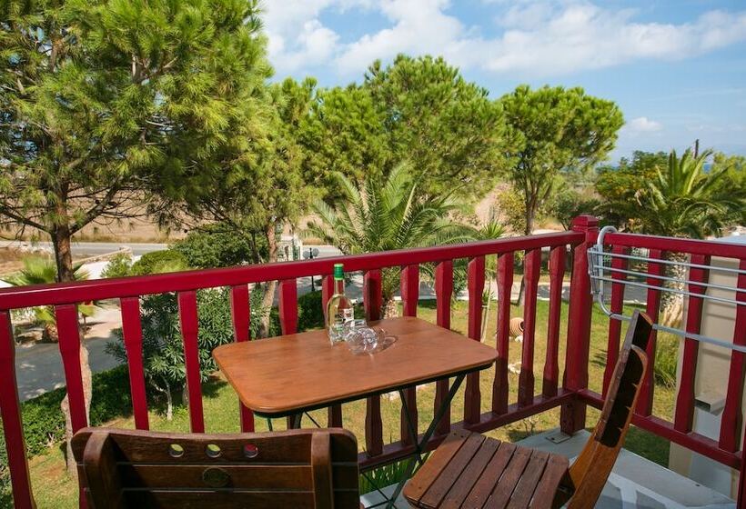 Трехместный Номер Стандарт Вид на Сад, Asteras Paradise
