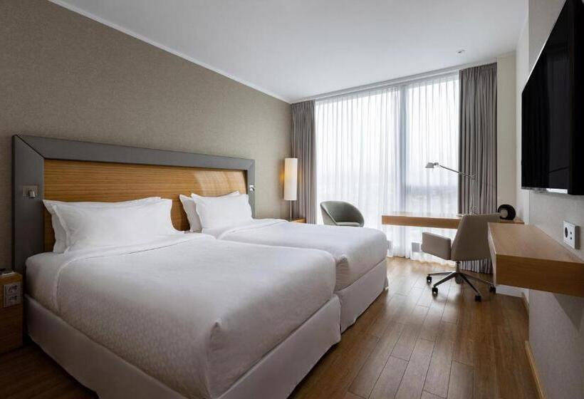 Номер бизнес-класса, Four Points By Sheraton Panoramahaus Dornbirn